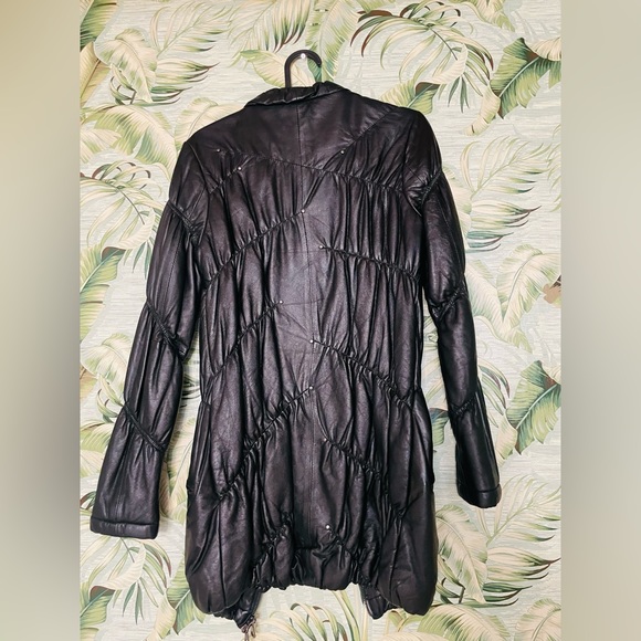 Claudia Guiti leather jacket with unique style - Picture 4 of 4